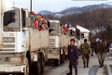 Srebrenicai menek�ltek 1993-ban az ENSZ j�rm�vein.