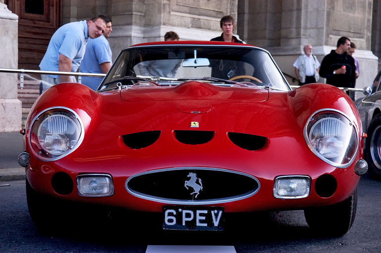Giotto Bizzarrini tervezte, de őt a Ferrari 1961-es palotaforradalmában kirúgták, így Mauro Forghieri és Sergio Scaglietti fejezte be.