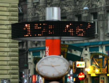 Nem �ll�tott�k �t a t�li id�sz�m�t�sra (Nyugati t�r)
// Fot�: Index, (c) 1999-2021 Index.hu