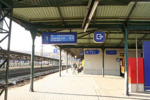 A S-Bahn v�g�llom�s�n k�z�s peronon sz�llhatunk �t a t�vols�gi vonatra
// Fot�: Index, (c) 1999-2026 Index.hu