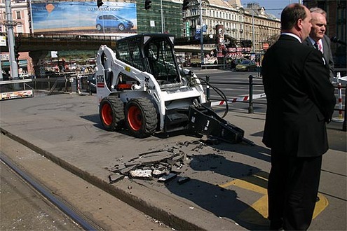 Az els� kapav�g�sokat m�r itt is megtett�k
// Fot�: Nagy Attila, (c) 1999-2021 Index.hu