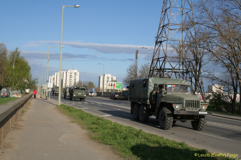 Megj�ttek a katon�k
// Fot�: Forg� L�szl�, (c) 1999-2021 Index.hu