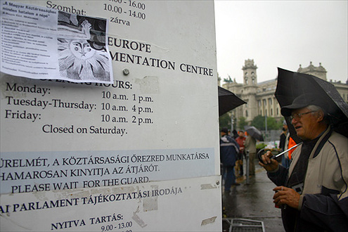 'Minden hatalom a np'
// Fot: Nagy Attila, (c) 1999-2025 Index.hu