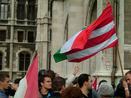 A Parlament hatos kapuja fel nyomultak
// Fot: Fzi Gergely, (c) 1999-2025 Index.hu