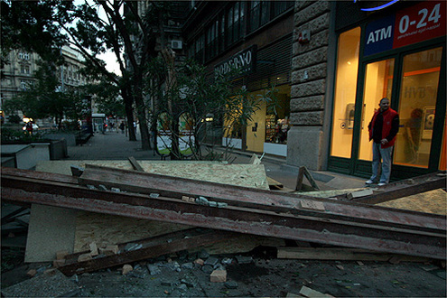 Barikdmaradk
// Fot: Nagy Attila, (c) 1999-2025 Index.hu