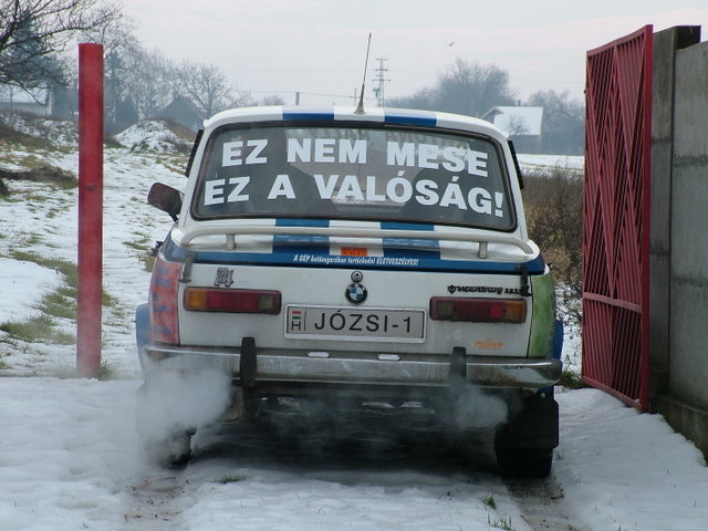 ... csak a kt kipufog sejteti, hogy ez valami ms
