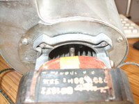 A ventilátor tekercsét beakasztják