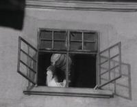 Mint aki ki akar dobni egy hord� puskaport az ablakon...