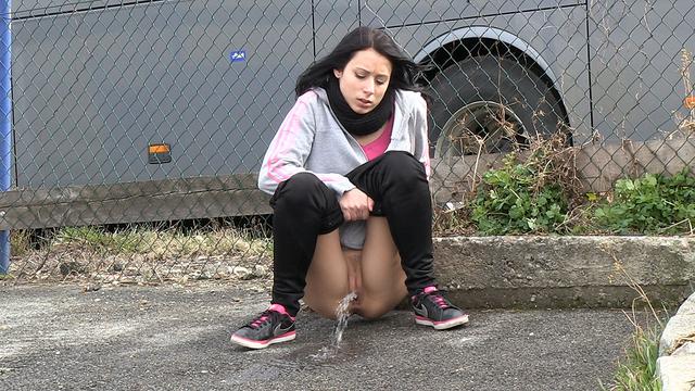 Kinky solo outdoor girlfriend