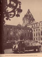 A barokk vrpalota romjai 1945-ben