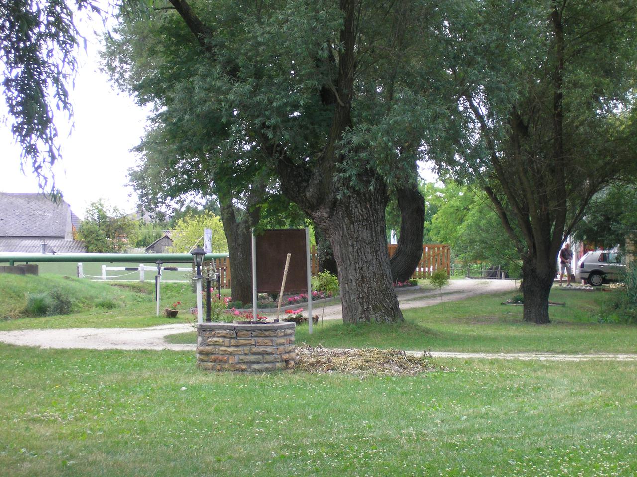 lakókocsi park csatlakozik