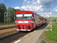 812 008-1 szemlyvonattal Poprdra