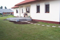 Valahogy gy..