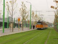 A Miln - Desio elvrosi villamosvonal milni vgpontja, httrben a 4-es villamos nigaurda-i vgllomsval.
