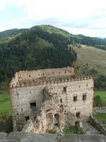 De a csodlatos panormrt felttlenl megri ide fellpcszni! Lent a renesznsz palotaszrny romjai bslakodnak