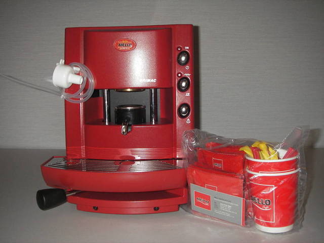 Bialetti Mini Express kotyogós kávéfőző 2 csészével, 2 személyes, évfordulós kiadás Bialetti Mini Express kotyogós kávéfőző 2 csészével, 2 személyes, évfordulós kiadás